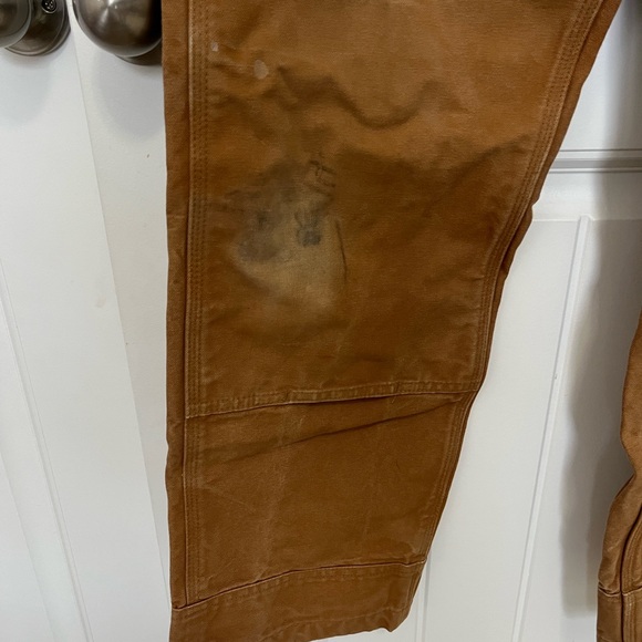 Carhartt Relaxed Fit Bib Overalls 28x30 STAINED SEE PICTURES - Picture 6 of 14